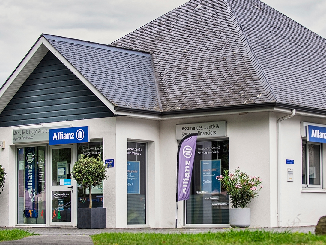 Vue extérieure de notre agence d'assurance Allianz d'Oloron