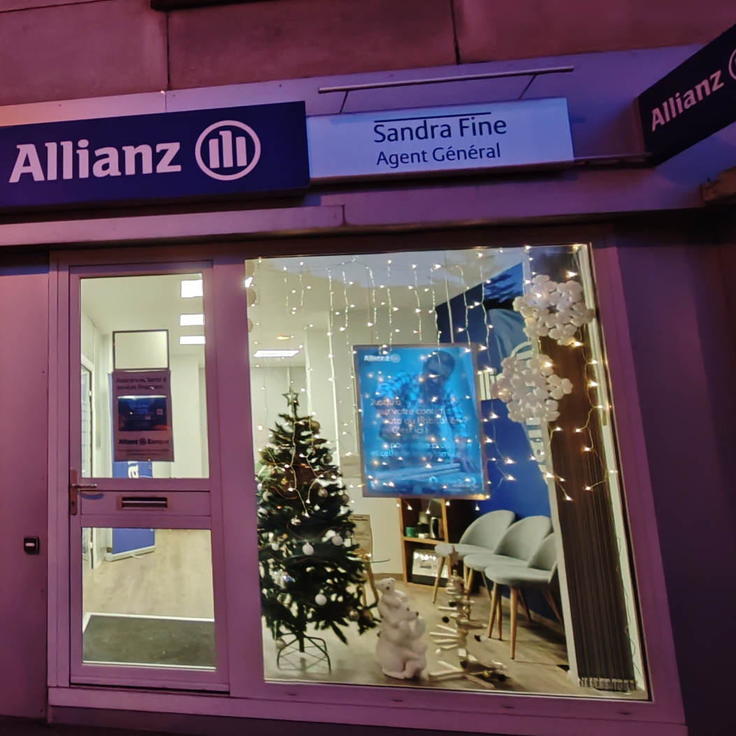 Devanture de notre agence en période de fêtes