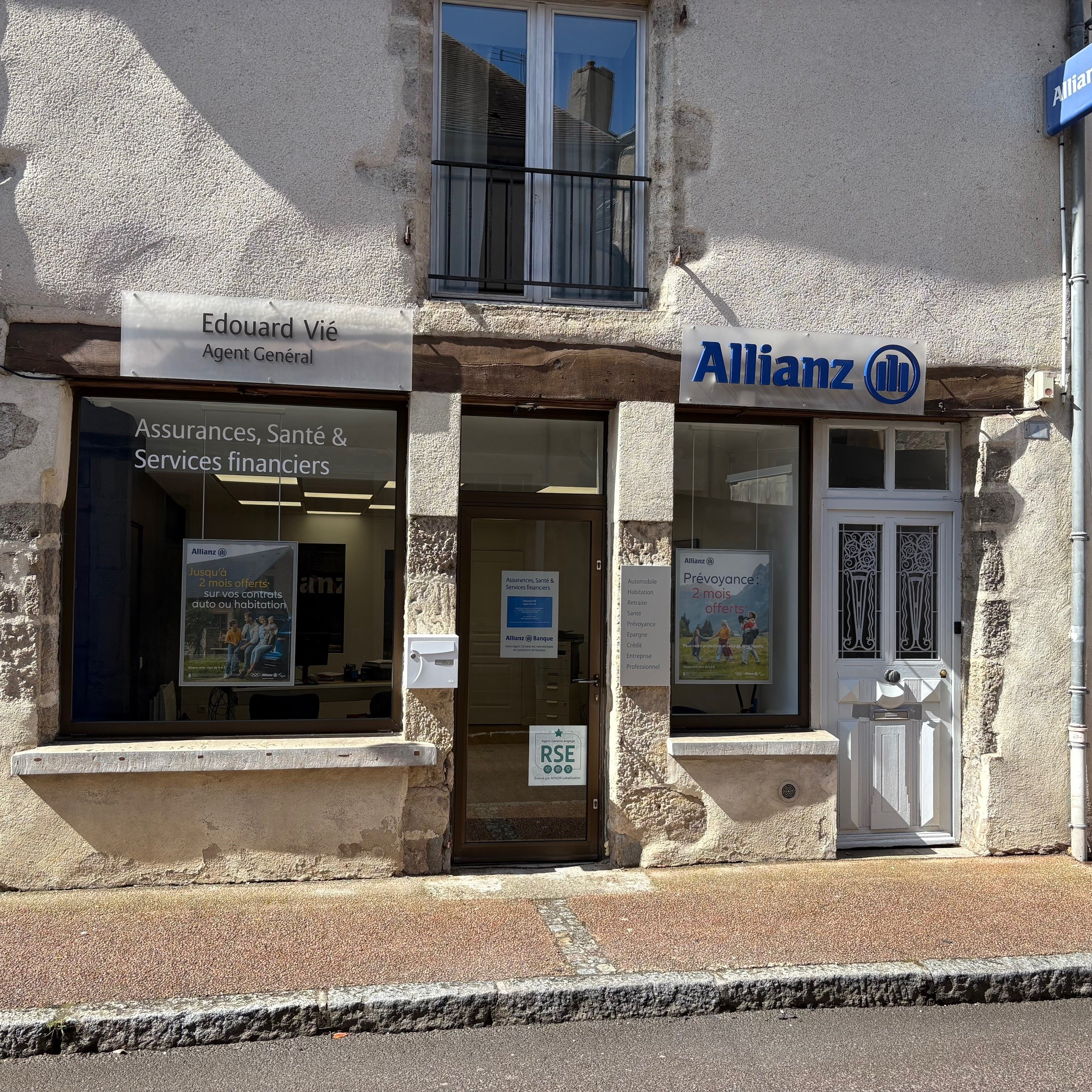 L Agence