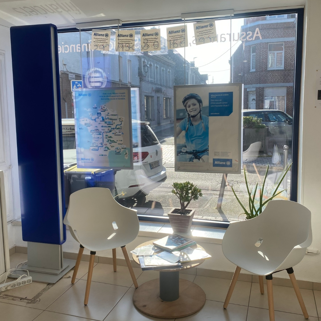 Accueil de notre agence Allianz de Linselles et notre chargé d'assurances