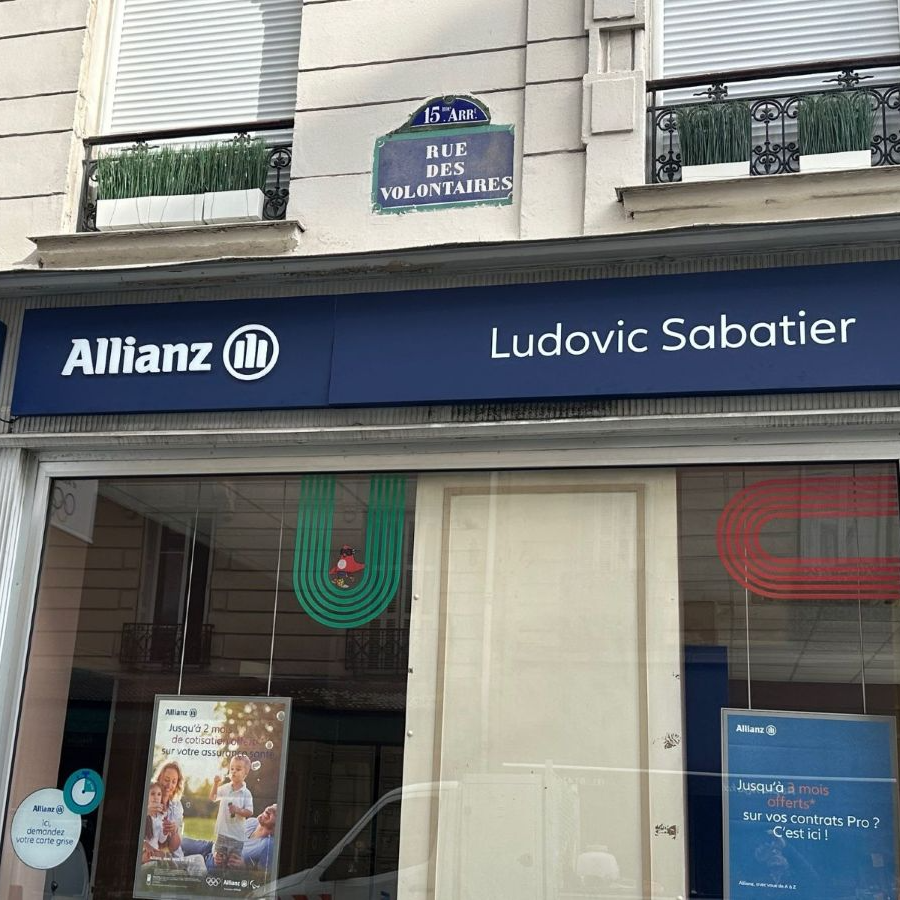 Devanture de l'agence Allianz rue des Volontaires paris 15
