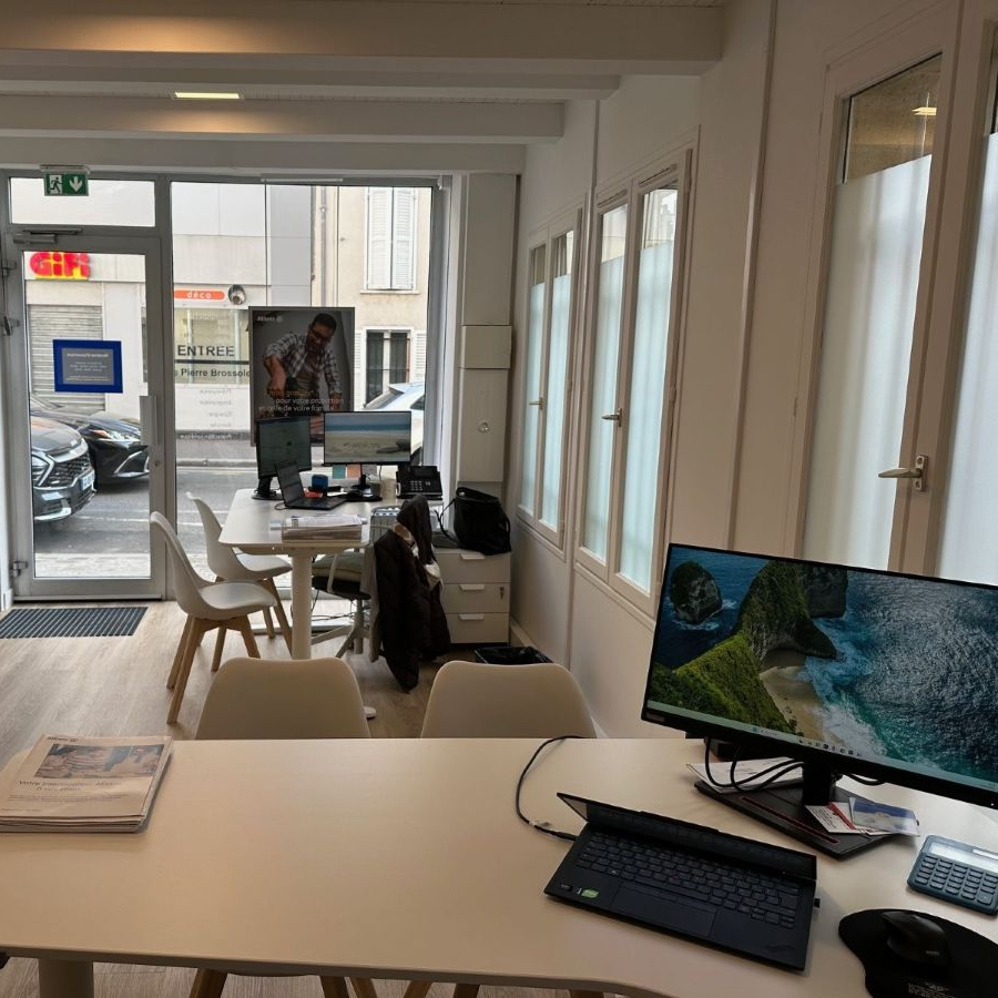 Vue intérieure de l'agence Allianz d'Asnière sur Seine