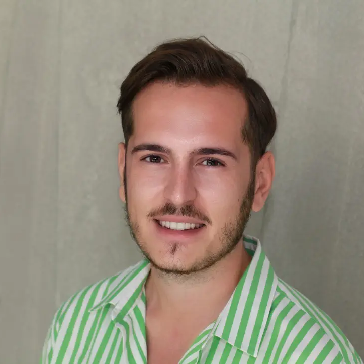 Raphaël J.