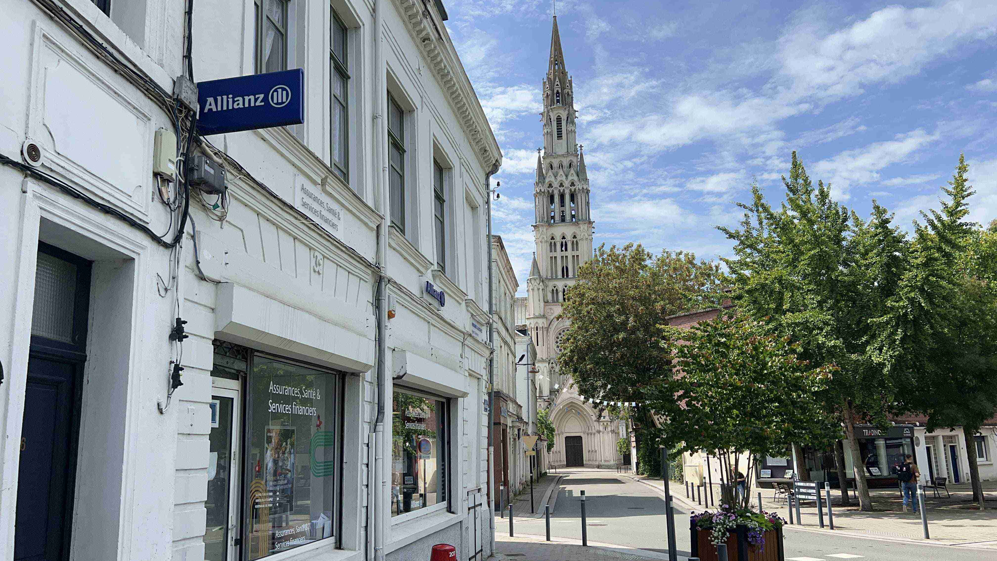 Rue de Hesque en venant du Musée direction la Basilique Notre-Dame